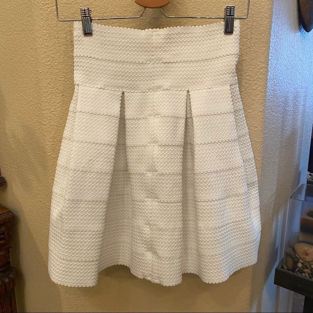 NWT~H&M White Skater Skirt Size Small